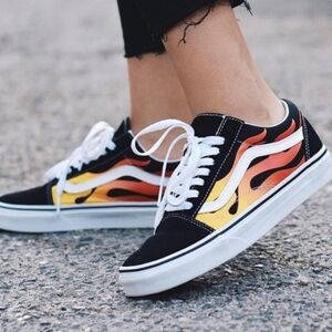 VANS Unisex Black Flame Old Skool Canvas And Suede Sneakers Men’s 5.5 Women’s 7